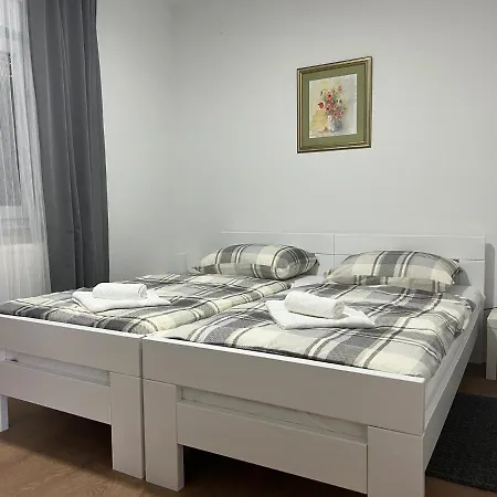 Apartman F&F 2 Otocac Exterior photo