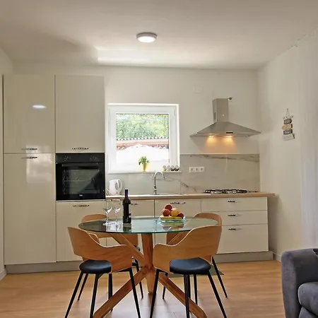 Apartman F&F 2 Otocac Exterior photo