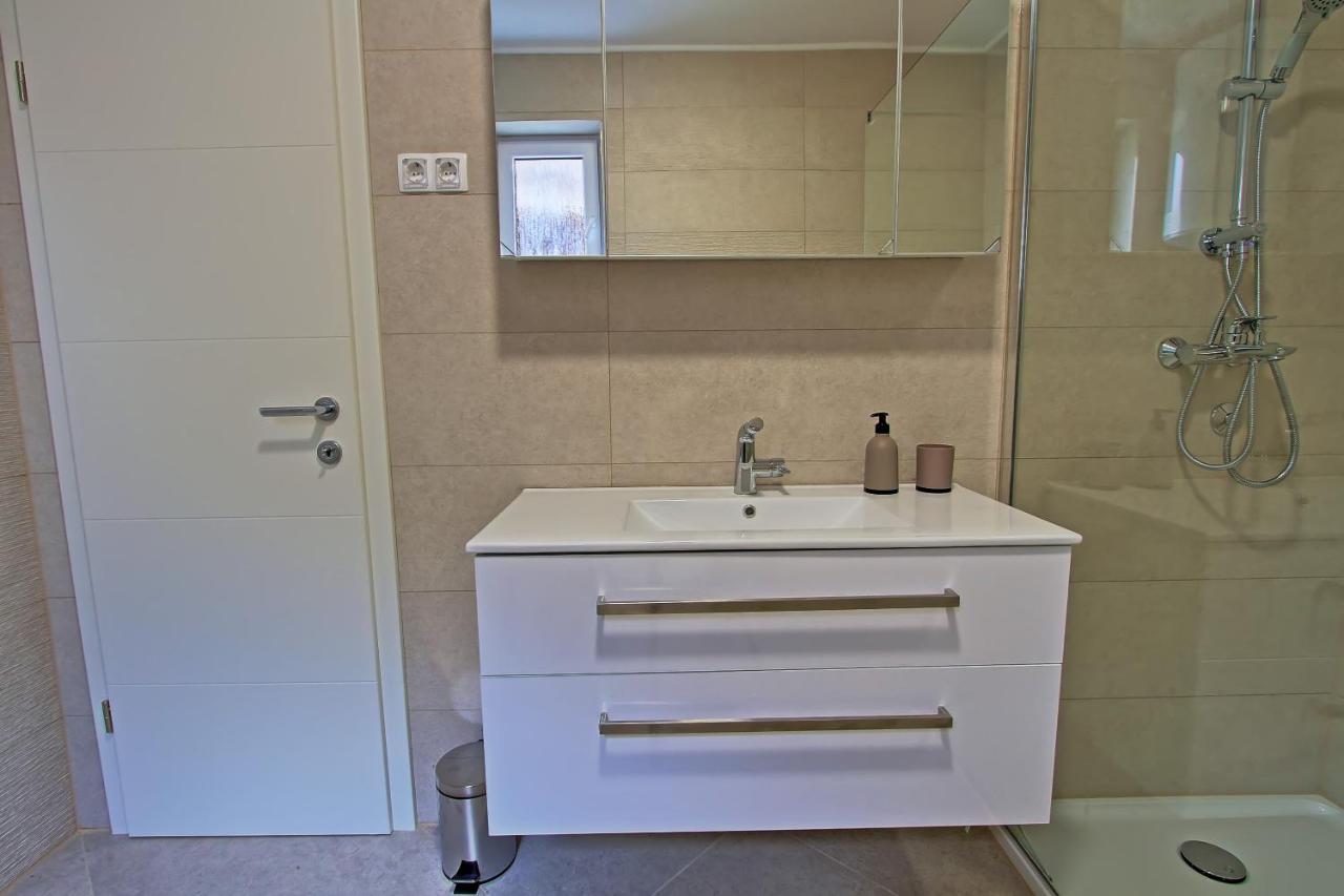 F&f 2 Apartment Otocac
